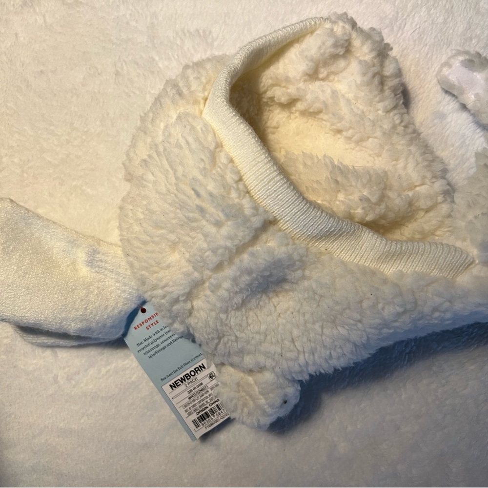 Newborn Hat & mittens
